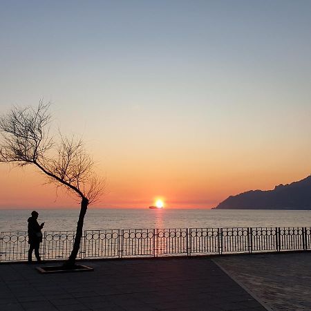 Doralice Comfort House Free Private Parking Villa Salerno Exteriör bild